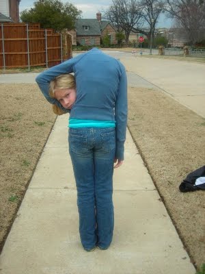 headless girl illusion